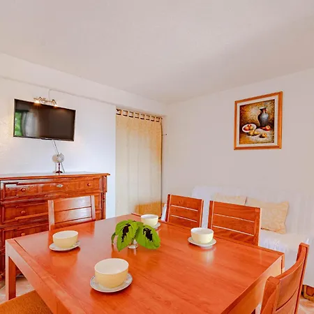 Lovely Home In Podobuce With House Sea View * Podobuce