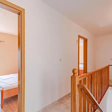 Lovely Home In Podobuce With House Sea View Holiday home Podobuce